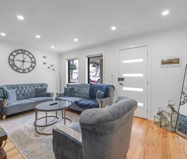 Stylish Low-Maintenance Unit in a Prime Position - Photo 2