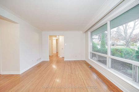 For Lease - 35 Caswell Drive, Toronto, Ontario - Photo 4