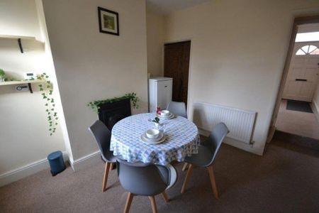 2 bedroom terraced house to rent - Photo 2