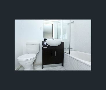 Charming 1-Bedroom Gem in Flemington - Photo 5