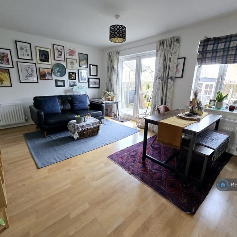 4 bedroom detached house to rent - Photo 1