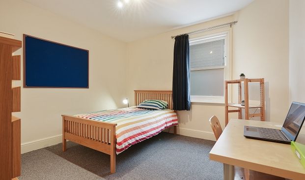 Three Bed Apartment in the City Centre - Photo 1