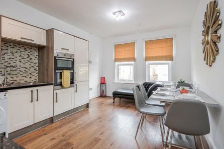 3 bedroom flat to rent - Photo 3