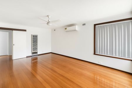 Comfortable Family Home in a Great Hampton Park Location - Photo 2