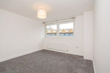 3 bedroom maisonette to rent - Photo 5