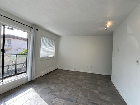 #109 – 240 Mahon Avenue, North Vancouver, Bc V7m 3h4 - Photo 4