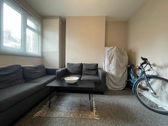 3 bedroom apartment to rent - Photo 1