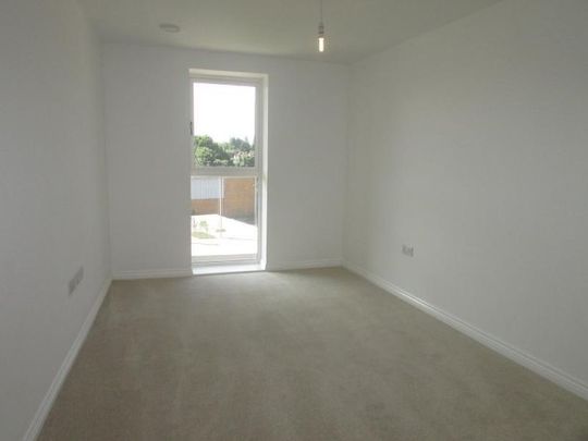 Elstree Way, WD6 1BX, Borehamwood - Photo 1
