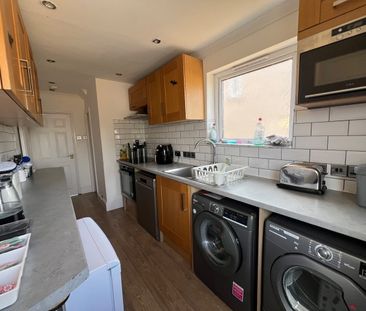 4 Bed Semi-Detached House, Mackie Road, BS34 - Photo 6
