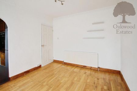 2 bedroom maisonette to rent - Photo 4