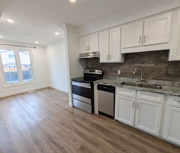 Fully Detached 6 Bedroom Home in Thorold! - Photo 4