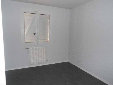 PAVILLON DE PLAIN PIED NIORT - 90 m2 - Photo 4