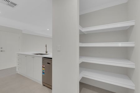Lovely Family Home in Baldivis - Photo 2