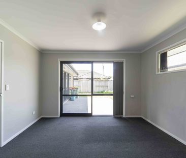 Executive Family Home - Photo 3