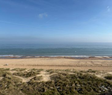 A characterful two bedroom former Fisherman's cottage situated just... - Photo 2