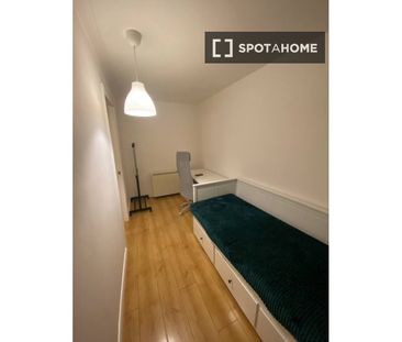 {{ $('Parse Objects').item.json.seoTitle }} - Photo 1