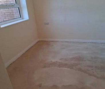 1 Bed Flat, Pine Lodge, L4 - Photo 1