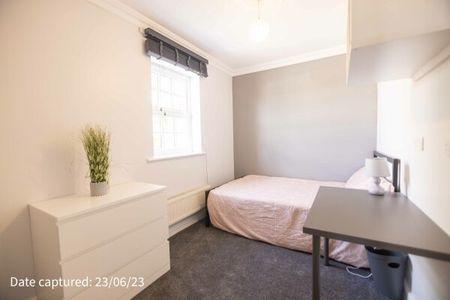 24 Phoenix Boulevard - Photo 2