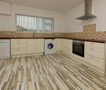 2 Glenariff Park, Bangor, BT20 4UY - Photo 4