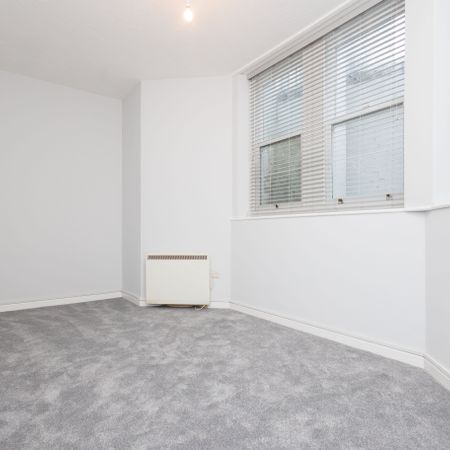 1 bed flat to rent in Fir Vale Road, Bournemouth, BH1 - Photo 3