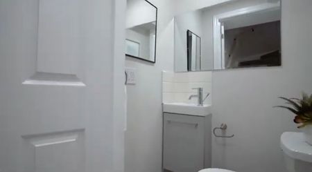 For Lease - 2-945 Vance Crescent, Innisfil, Ontario - Photo 3