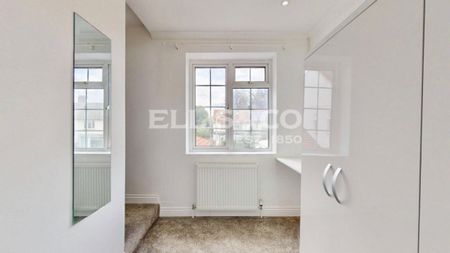 Thorn Close, UB5, Northolt - Photo 2