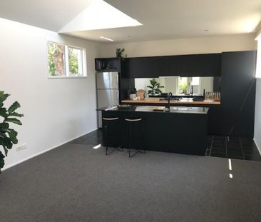 2D Lambeth Pl, St Kilda VIC 3182 - Townhouse For Rent | Domain - Photo 2