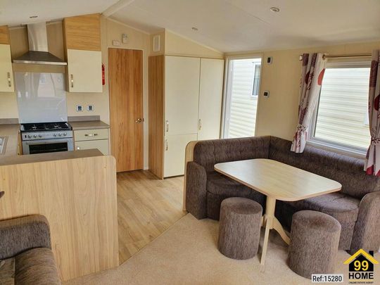 2 bedroom park home to rent - Photo 1