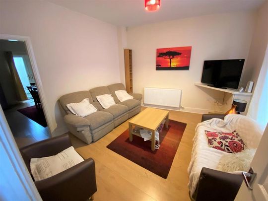 3 bedroom end of terrace house to rent - Photo 1