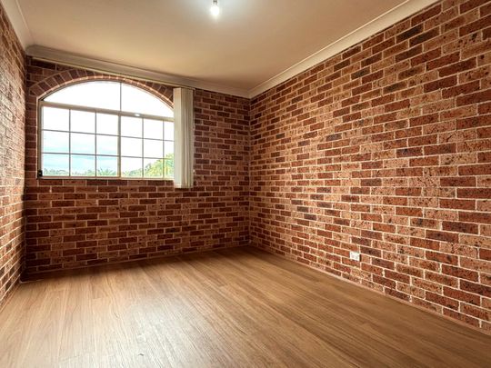 Duplex in Sought After Bossley Park! - Photo 1