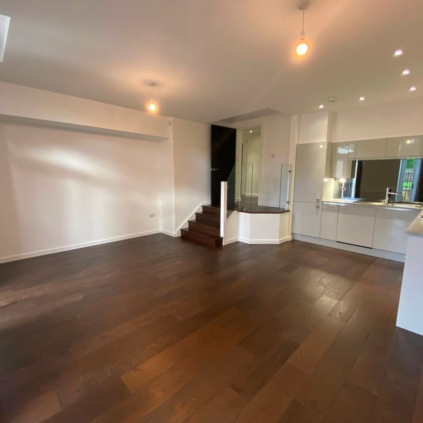 2 Bed Flat, Queens Drive, N4 - Photo 1