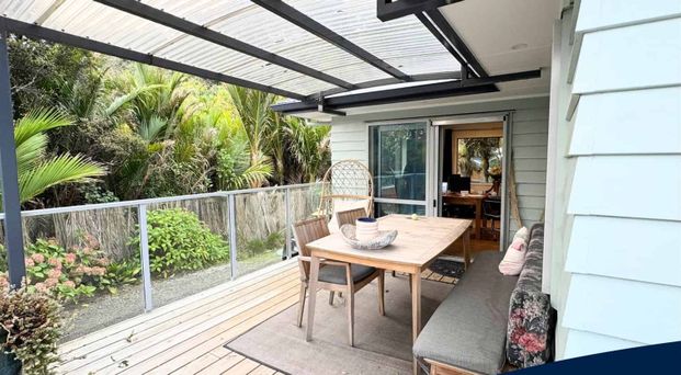 Modern Coastal Living with Breathtaking Views - Photo 1