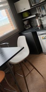 Jolie appartement meublé vue mer. Il se compose d'une pièce de vie avec cuisine aménagée, une ... - Photo 3