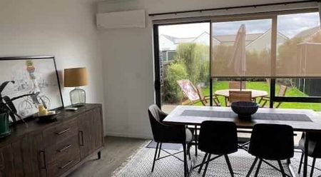 Fantastic in Hobsonville! - Photo 2