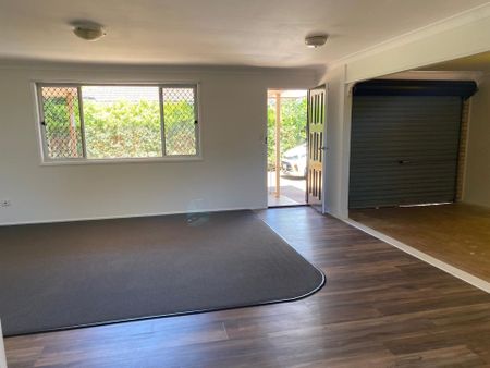 Spacious & Modern Unit in Convenient Glenvale Location - Photo 2