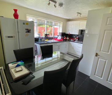 5 bedroom detached house to rent - Photo 4