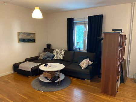 2:a i lugnt område nära pendel i Älvsjö - Foto 3