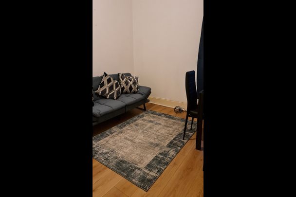 1 Bed Flat, Glasgow, G42 - Photo 1