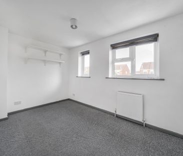 47, Caernarvon Road, Chichester - Photo 3