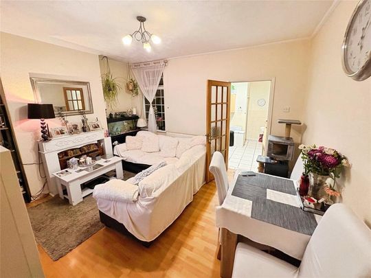 3 bedroom terraced house to rent - Photo 1