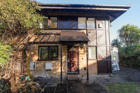 3 bedroom semi-detached house to rent - Photo 5