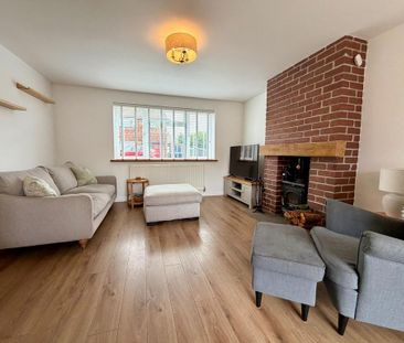 3 bedroom semi-detached house to rent - Photo 1