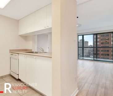 Condo in Downtown Vancouver, BC - Photo 3