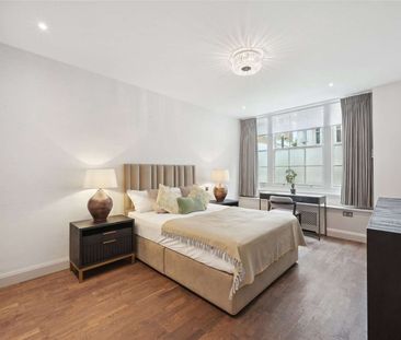 Superb 4 bedroom apartment in a highly sought after portered building - Photo 1