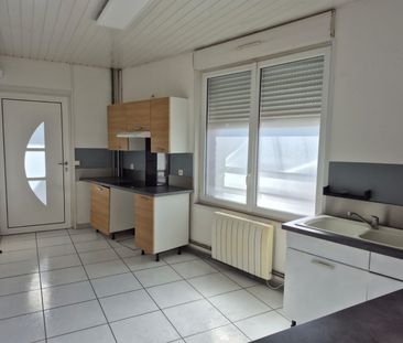 Location Appartement 3 pièces 82m² NOYELLES SOUS LENS 62221 - Photo 2