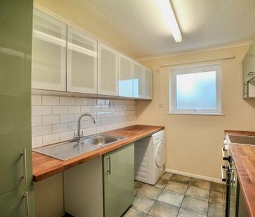 2 bedroom ground floor flat to rent - Photo 6
