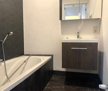 Lichtrijk appartement met 2 slaapkamers in het centrum van Torhout - Foto 2