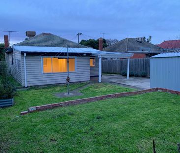 Family home awaits! - Photo 6