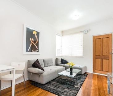 MORDIALLOC BAYSIDE & VILLAGE LIFESTYLE! - Photo 6