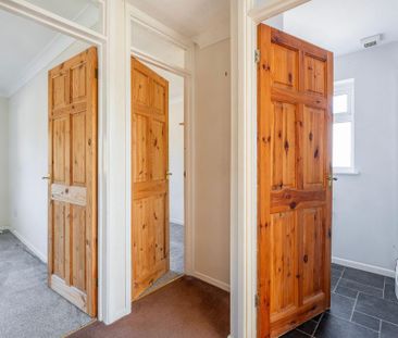 4 bedroom semi-detached house to rent - Photo 2